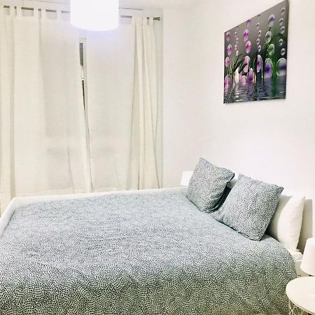 Agua IV & Seasonal Pool By Ele Apartments Малага Екстериор снимка